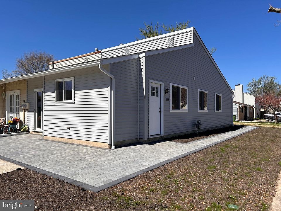 1st image of 385 Aldeberan Dr