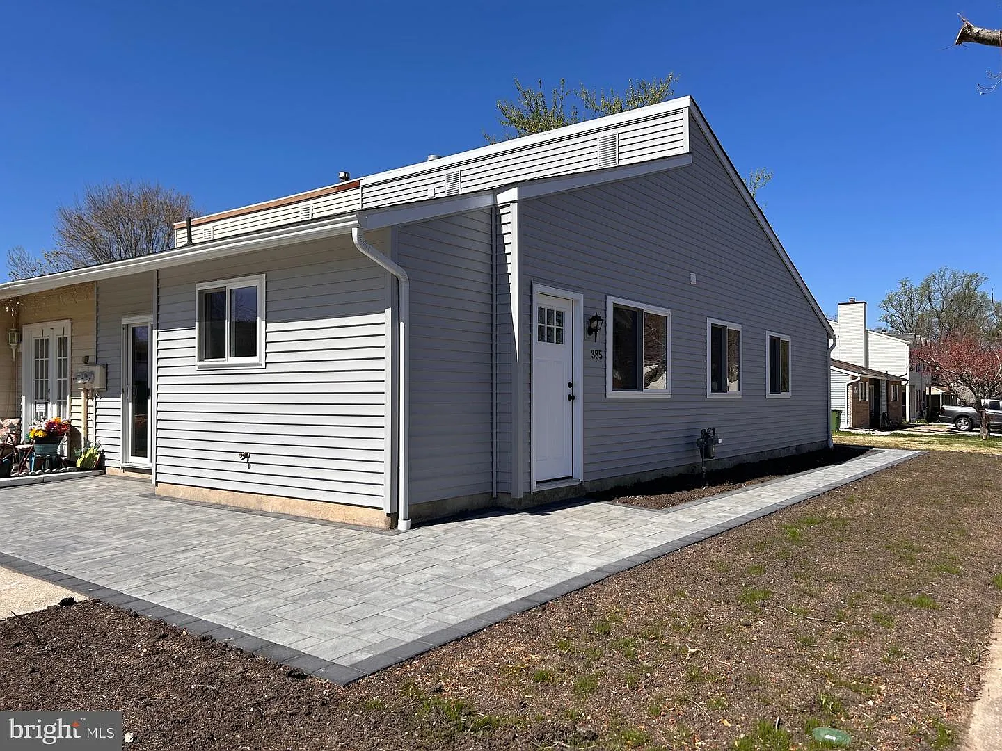 385 Aldeberan Dr photo 1