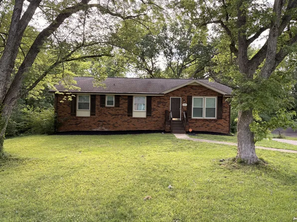 210 Maplewood Dr, Clarksville, TN 37042
