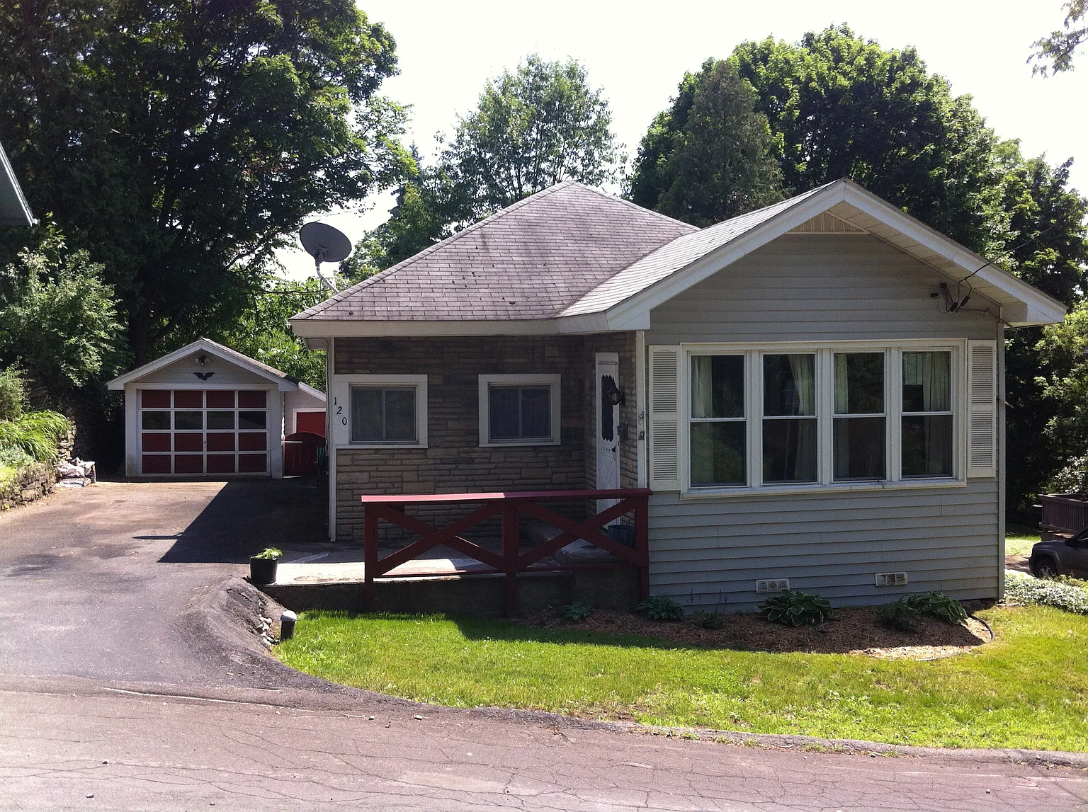 120 Arsenal Dr photo 1
