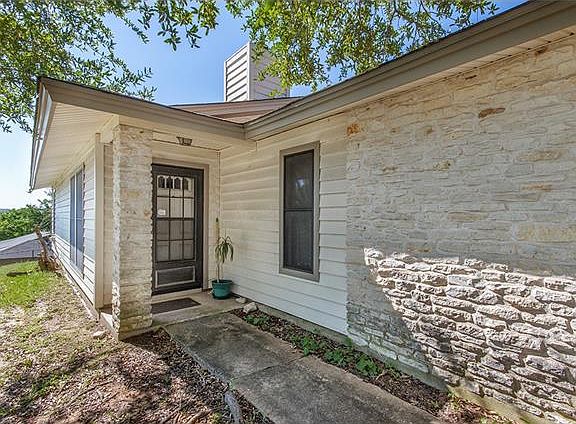 4th image of 7017 Hillcroft Dr