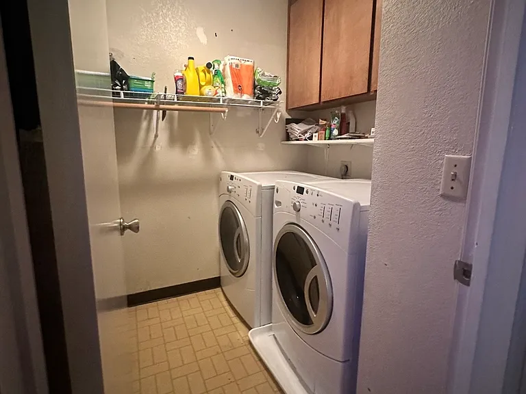 952 La Barbera Dr — Photo 10