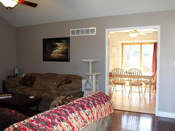 5th image of 1521 Manor Cir
