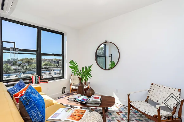 Rented by ERNY LLC | media 32