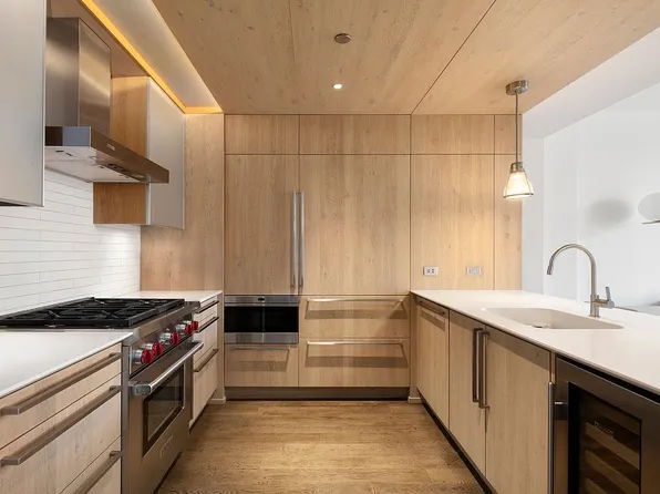 211 E 13th St #5C, New York, NY 10003