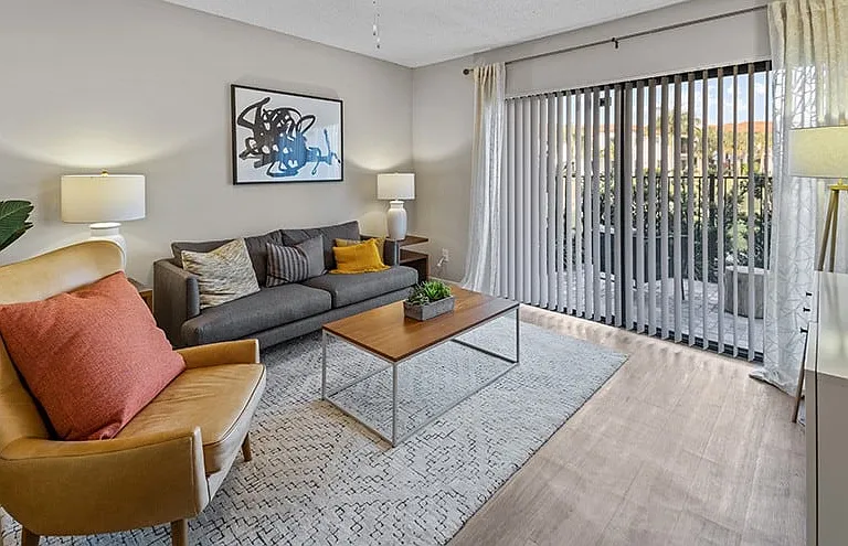 The Avant at Pembroke Pines Apartments — Photo 33