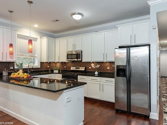 4th image of 6605 W Belmont Ave APT 1