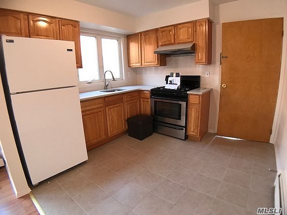 5th image of 12208 13th Ave #1