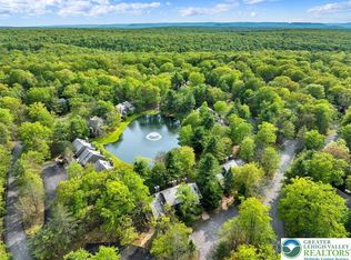 216 Snow Ridge Cir, Lake Harmony, PA 18624