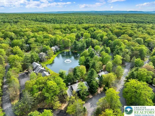 216 Snow Ridge Cir, Lake Harmony, PA 18624