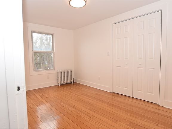 5th image of 44 Westmoreland St #A