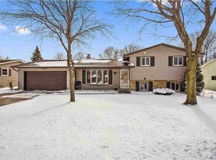 2578 Vicki Ln, Green Bay, WI 54311