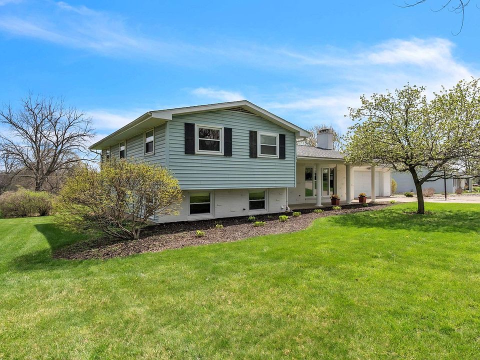 1st image of 105 Hillcrest Dr
