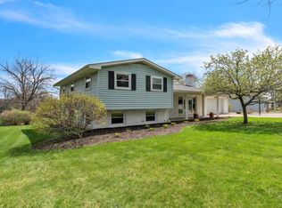 105 Hillcrest Dr, Kendallville, IN 46755