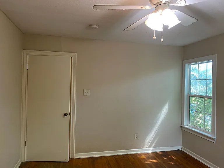 450 Overhill Dr — Photo 9