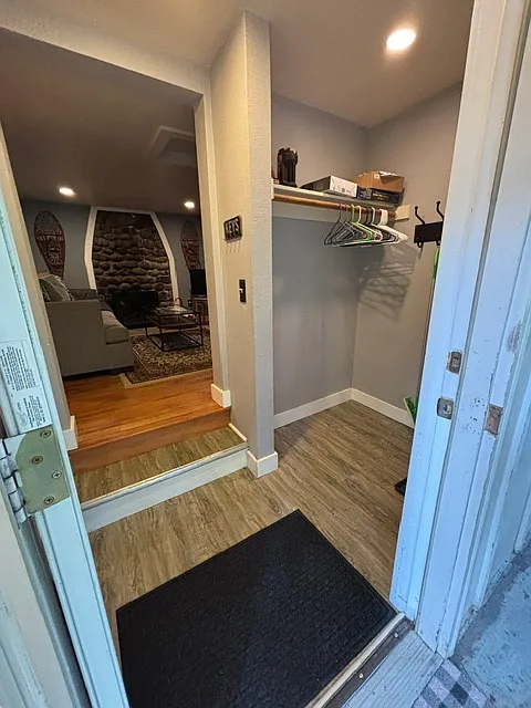 2 bed, 1200 sqft, $2,000 — Photo 4