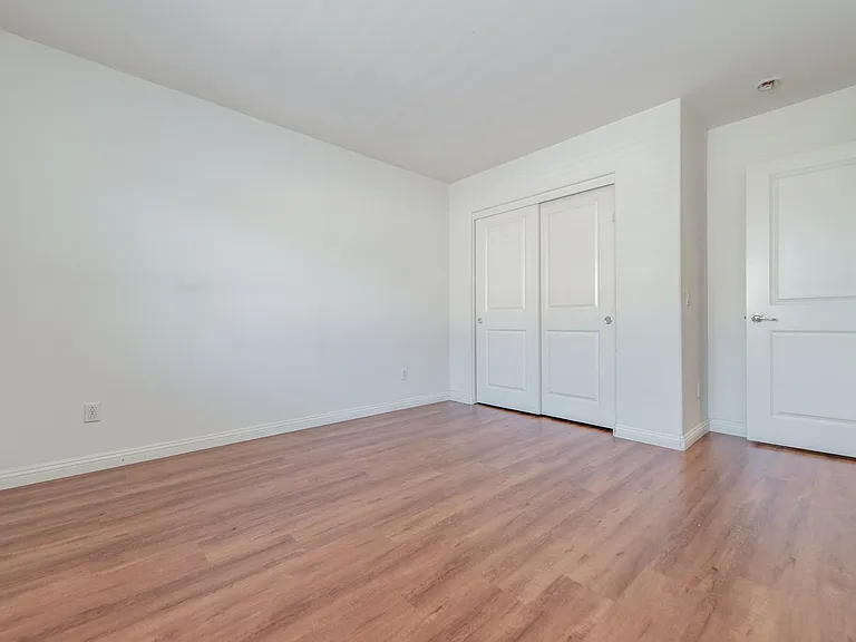 6954 Stanza Ct — Photo 28