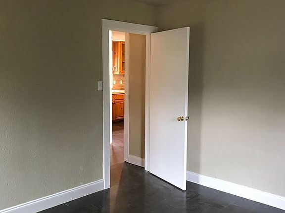 5th image of 1220 Murta St