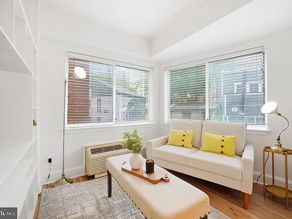 4th image of 1825 T St NW APT 301