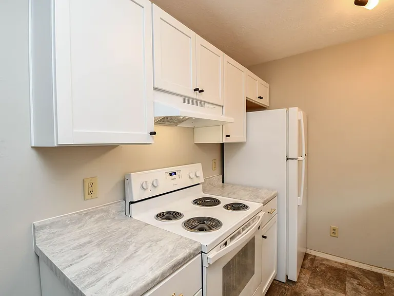 1115 N Duluth Ave — Photo 6