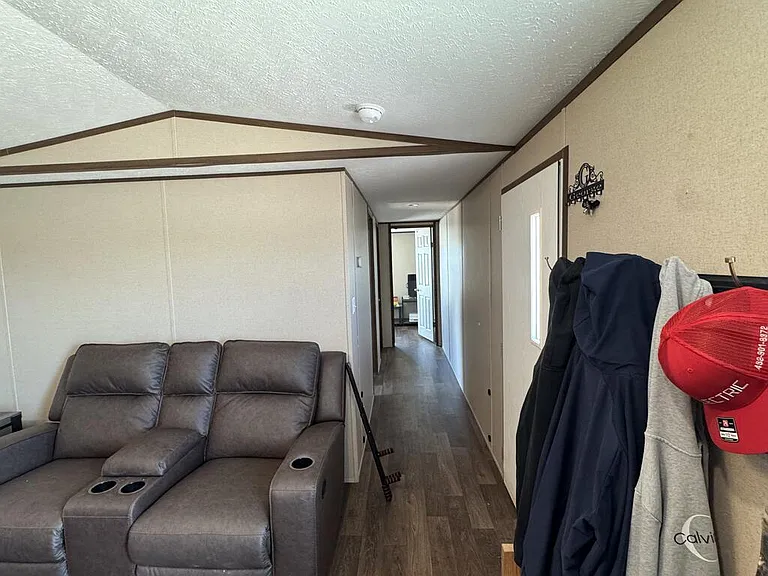15211 E County Road 160 — Photo 3