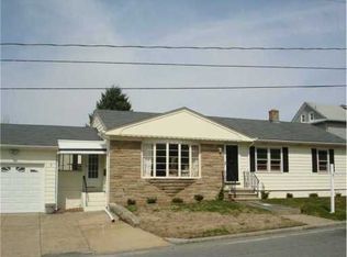 156 Hilary Dr, Providence, RI 02908