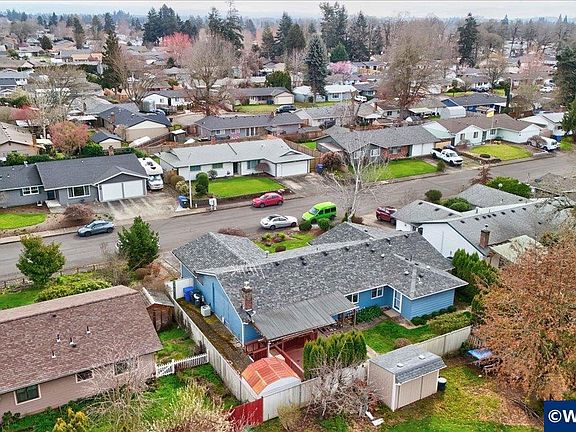 5th image of 4661 Princess Ct NE