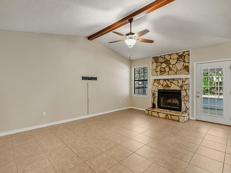 206 Esmond Ct — Photo 12