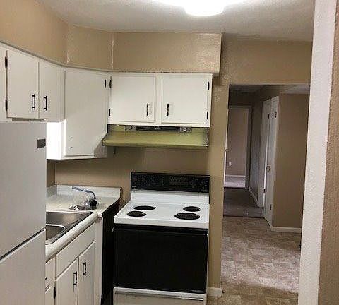 3rd image of 1331 Cherry Hill Dr APT 1