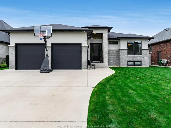 221 Bernath St, Kingsville, ON N9Y 0E6
