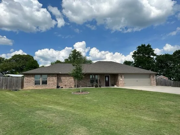 208 Lion Dr N, Gravette, AR 72736