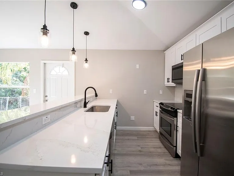 3016 Wallace Ave #3016 — Photo 15