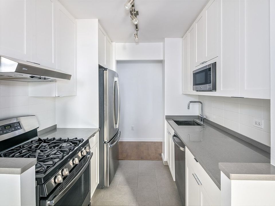 1st image of 1 Columbus Pl APT S46d