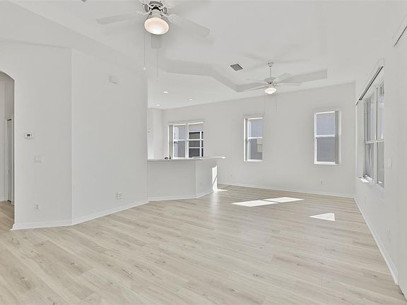 4th image of 838 KING LEON WAY