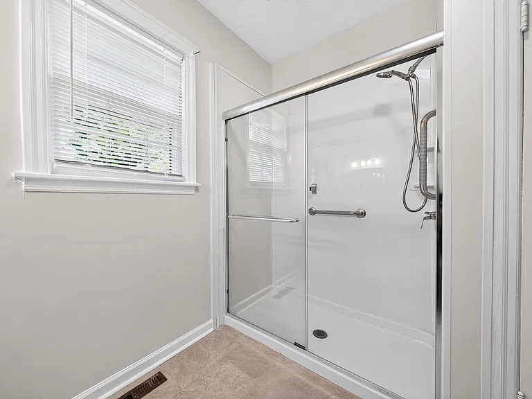 606 Harper Rd — Photo 18