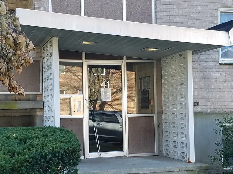 41 Lionel Ave #D — Photo 3