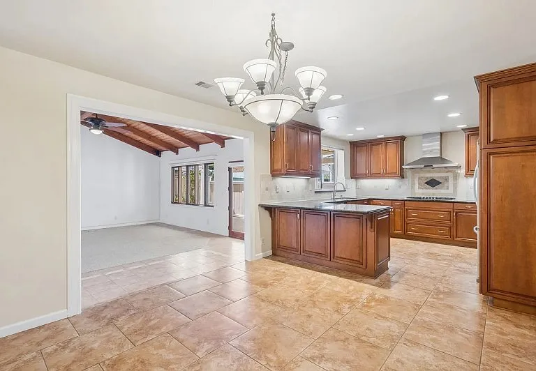 929 Junipero Dr — Photo 10