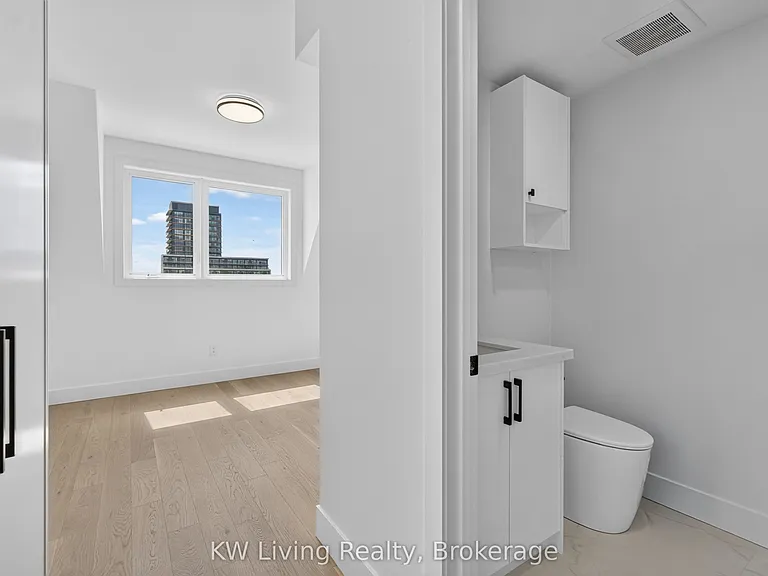 96 Belgravia Ave — Photo 16