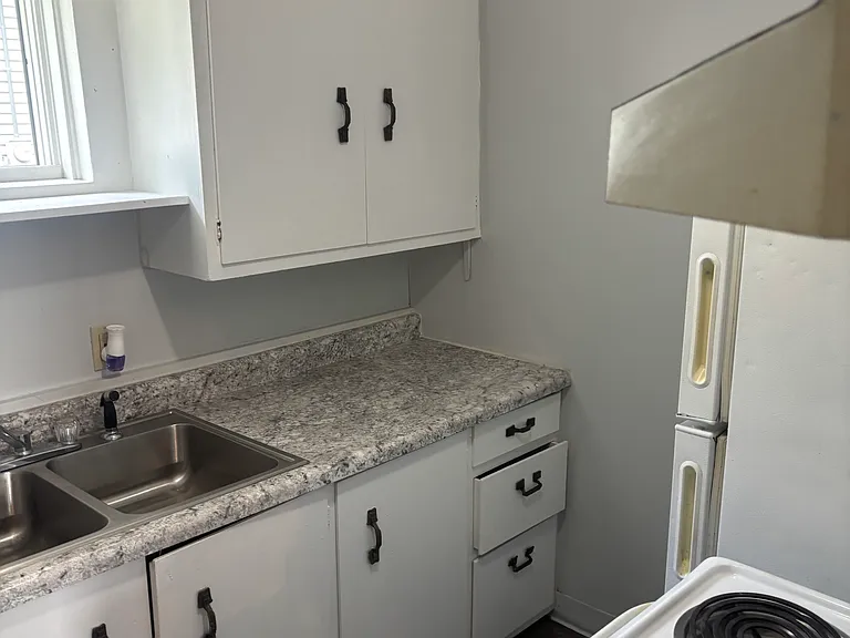 901 N Henry St — Photo 10