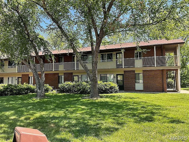 220 Suppiger Ln — Photo 1