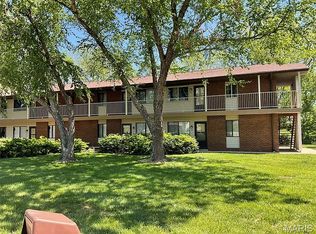 220 Suppiger Ln, Highland, IL 62249