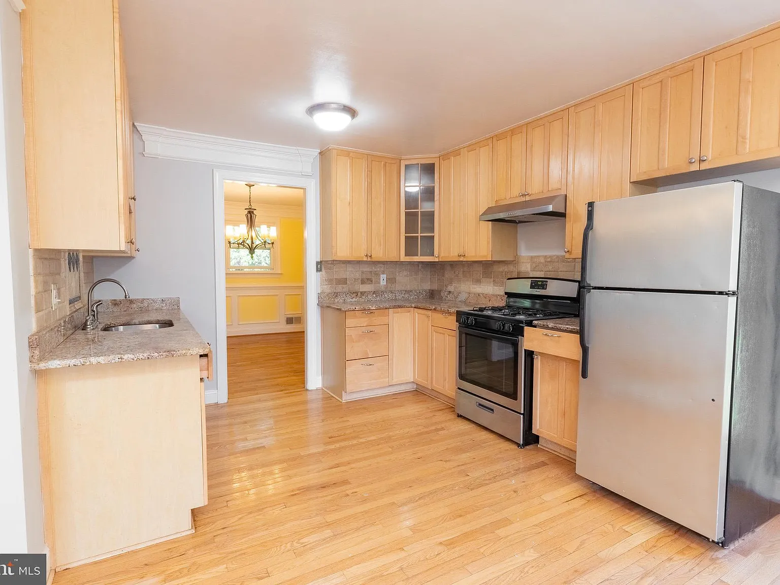 5 bed, 3.5 bath, 2844 sqft, $3,950 — Photo 4