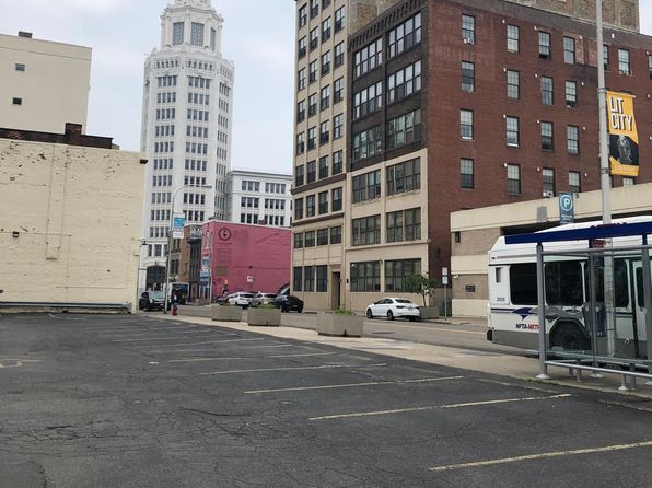 499 Washington St #205