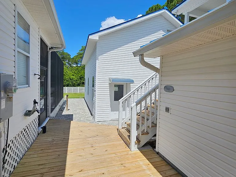 360 Tradewinds Dr — Photo 25