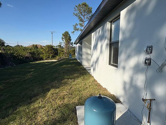 3rd image of 704 Homer Ave S #1