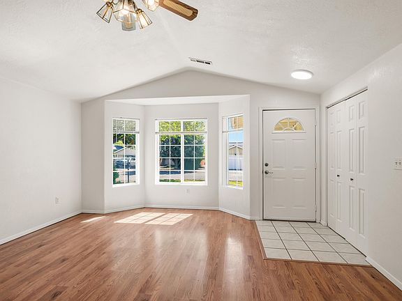 5th image of 73 Eagle View Dr