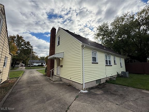 5th image of 1912 Thalia Ave