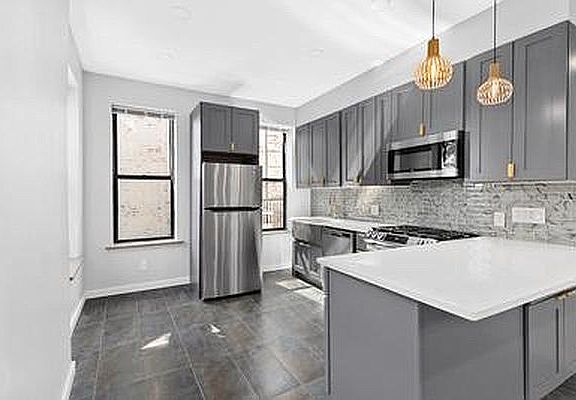 2nd image of 305 Hancock St #3F