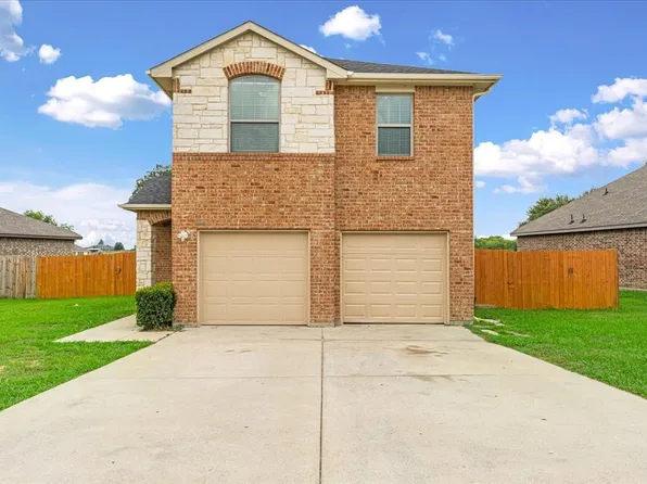 710 Woodcrest Dr, Ennis, TX 75119