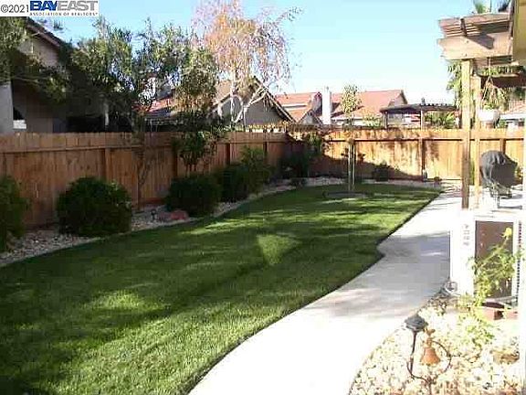 2nd image of 2090 Tammi Ct
